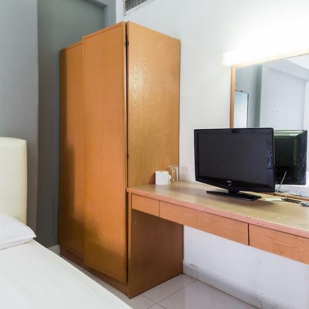 Reddoorz Near Aljunied Mrt Hotel Singapore Esterno foto